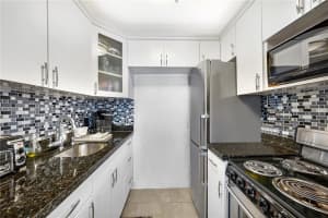3030 Collins Ave #1f, Miami Beach, FL 33140, Sold 07/22/22