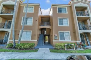 7910 N Nob Hill Rd APT 303, Tamarac, FL 33321, Sold 06/30/22
