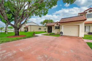 6359 NW 190th Terrace, Hialeah, FL 33015, Sold 07/29/22