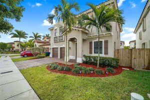 15392 SW 176th Terr, Miami, FL 33187, Sold 07/27/22