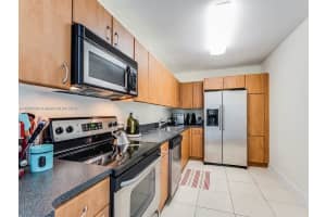 401 69th St APT 410, Miami Beach, FL 33141, Sold 06/30/22
