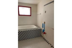 10275 NW 46th St, Doral, FL 33178, Sold 08/29/22