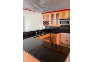 10275 NW 46th St, Doral, FL 33178, Sold 08/29/22