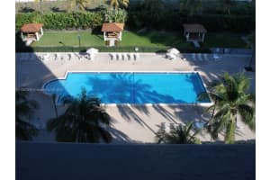 2625 Collins Ave APT 904, Miami Beach, FL 33140, Sold 08/08/22