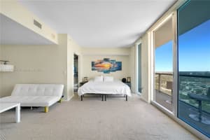 185 SW 7th St APT 3100, Miami, FL 33130, Sold 08/16/22