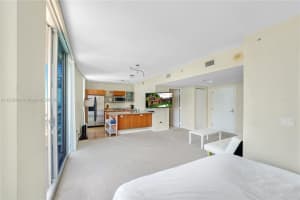 185 SW 7th St APT 3100, Miami, FL 33130, Sold 08/16/22
