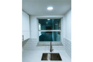 310 Fontainebleau Blvd APT 204, Miami, FL 33172, Sold 08/17/22