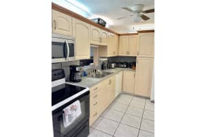 4211 NW 41st St, Lauderdale Lakes, FL 33319, Sold 06/30/22