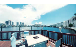 462 Golden Isles Dr APT 305, Hallandale Beach, FL 33009, Sold 06/24/22