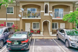 4802 Washington St #5, Hollywood, FL 33021, Sold 07/01/22