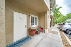 4802 Washington St #5, Hollywood, FL 33021, Sold 07/01/22