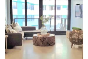 5225 Collins Ave, Miami, FL 33140, Sold 10/28/22