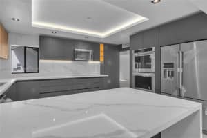 20011 W Oakhaven Cir, Miami, FL 33179, Sold 08/26/22