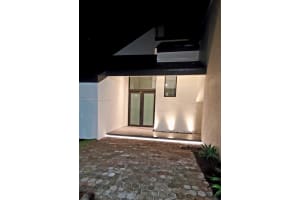 20011 W Oakhaven Cir, Miami, FL 33179, Sold 08/26/22