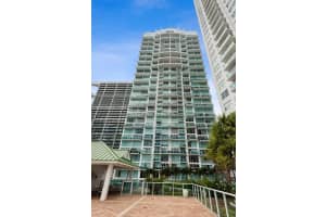 41 SE 5th St, Miami, FL 33131, Sold 09/30/22