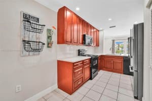 9240 NW 55th St, Sunrise, FL 33351, Sold 06/27/22