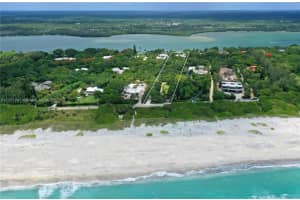 318 S Beach Rd, Hobe Sound, FL 33455, Sold 04/28/23