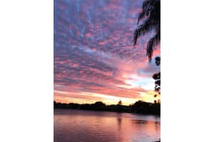 10398 SW 18th St, Davie, FL 33324, Sold 09/30/22