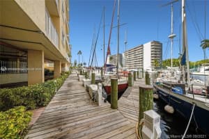 2415 NW 16th St Rd APT 310, Miami, FL 33125, Sold 09/15/22