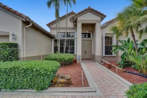 2703 E Abiaca Cir, Davie, FL 33328, Sold 07/28/22