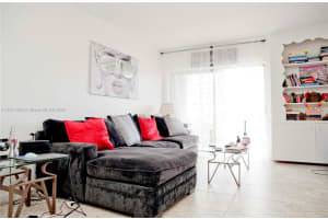 400 Kings Point Dr APT 422, Sunny Isles Beach, FL 33160, Sold 07/23/22