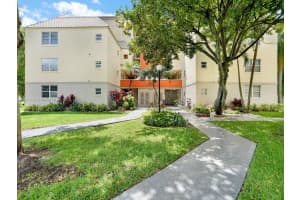 8245 Lake Dr APT 505, Doral, FL 33166, Sold 07/11/22