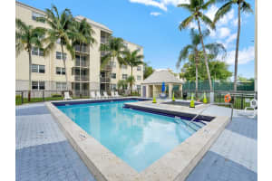 8245 Lake Dr APT 505, Doral, FL 33166, Sold 07/11/22