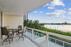 17050 N Bay Rd, Sunny Isles Beach, FL 33160, Sold 10/14/22