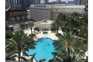 300 Biscayne Blvd, Miami, FL 33131, Sold 09/26/22