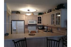 401 Ocean Dr, Miami Beach, FL 33139, Sold 11/17/22