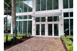 41 SE 5th St, Miami, FL 33131, Sold 01/25/23