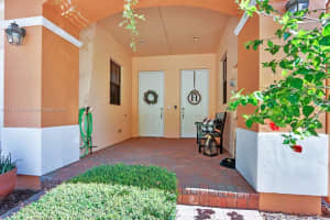 6677 SE Woodmill Pond Ln, Stuart, FL 34997, Sold 08/16/22