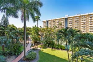 4550 NW 9th St APT 603E, Miami, FL 33126, Sold 06/27/22