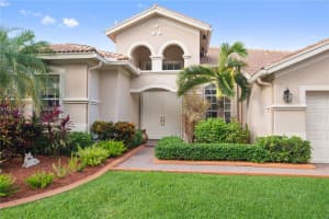 19229 N Hibiscus St, Weston, FL 33332, Sold 08/11/22