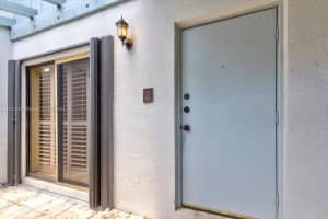 7880 SW 86th St APT 4, Miami, FL 33143, Sold 06/28/22