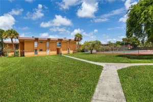 9445 SW 76th St APT U5, Miami, FL 33173, Sold 07/18/22