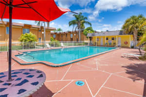 9445 SW 76th St APT U5, Miami, FL 33173, Sold 07/18/22