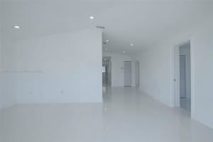 941 W 42nd Pl, Hialeah, FL 33012, Sold 07/22/22