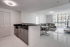 300 S Biscayne Blvd t 1604, Miami, FL 33131, Sold 06/15/22