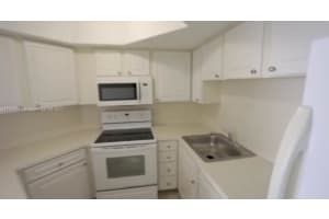 8225 Lake Dr APT 303, Doral, FL 33166, Sold 06/13/22