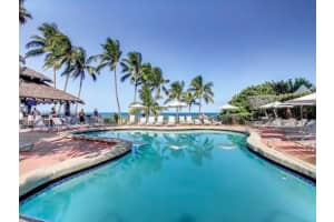 5225 Collins Ave APT 915, Miami Beach, FL 33140, Sold 09/26/22