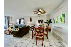 5601 Collins Ave APT 1517, Miami Beach, FL 33140, Sold 09/01/22