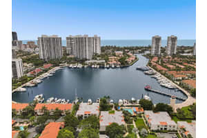 3545 Magellan Cir Apt 355-5, Aventura, FL 33180, Sold 08/19/22