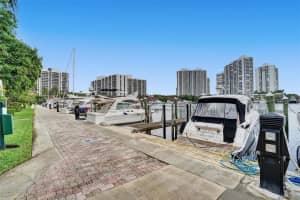 3545 Magellan Cir Apt 355-5, Aventura, FL 33180, Sold 08/19/22