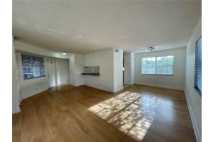 365 SW 86th Ave APT 201, Pembroke Pines, FL 33025, Sold 07/06/22