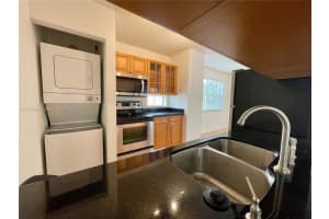 365 SW 86th Ave APT 201, Pembroke Pines, FL 33025, Sold 07/06/22
