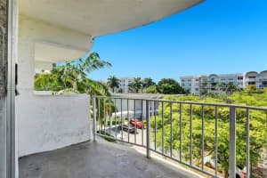 484 NW 165th St #408, Miami, FL 33169, Sold 06/23/22