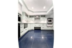 400 Diplomat Pkwy APT 604, Hallandale Beach, FL 33009, Sold 07/28/22