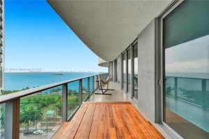488 NE 18th St, Miami, FL 33132, Sold 09/26/22