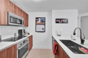 488 NE 18th St, Miami, FL 33132, Sold 09/26/22
